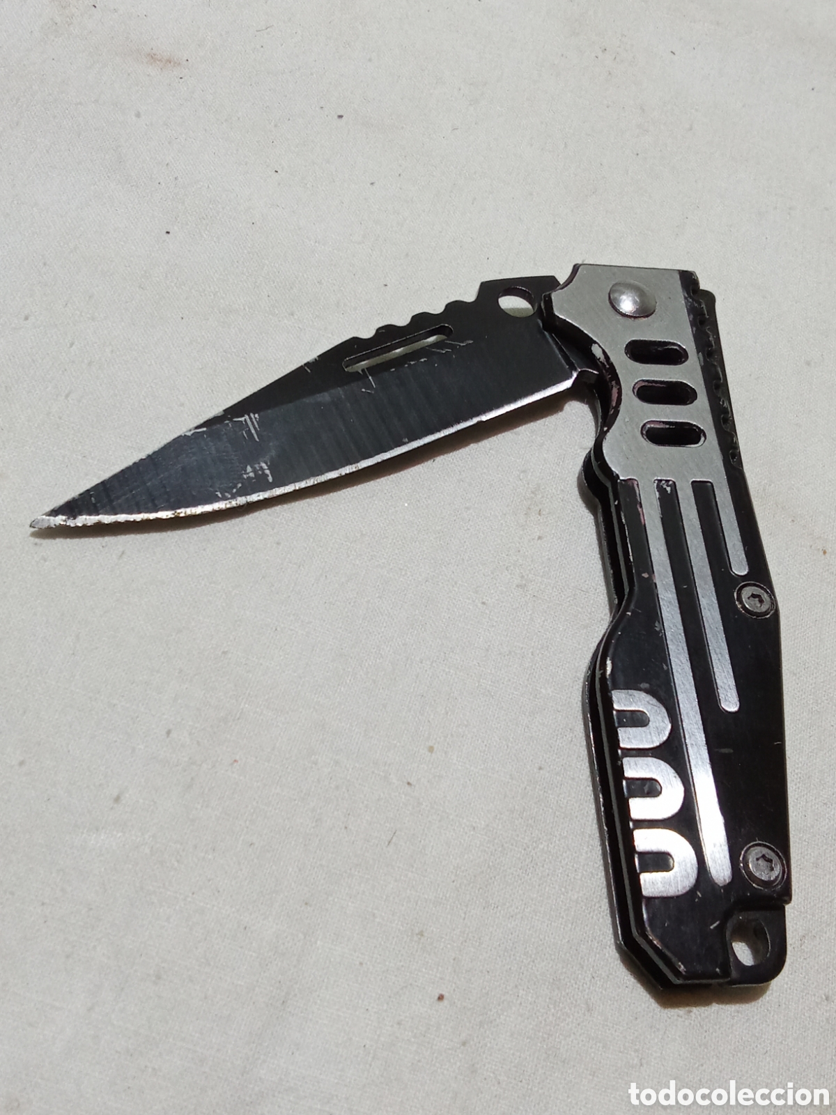 Militaria: PEQUE&Ntilde;A NAVAJA CON DISE&Ntilde;O MODERNO