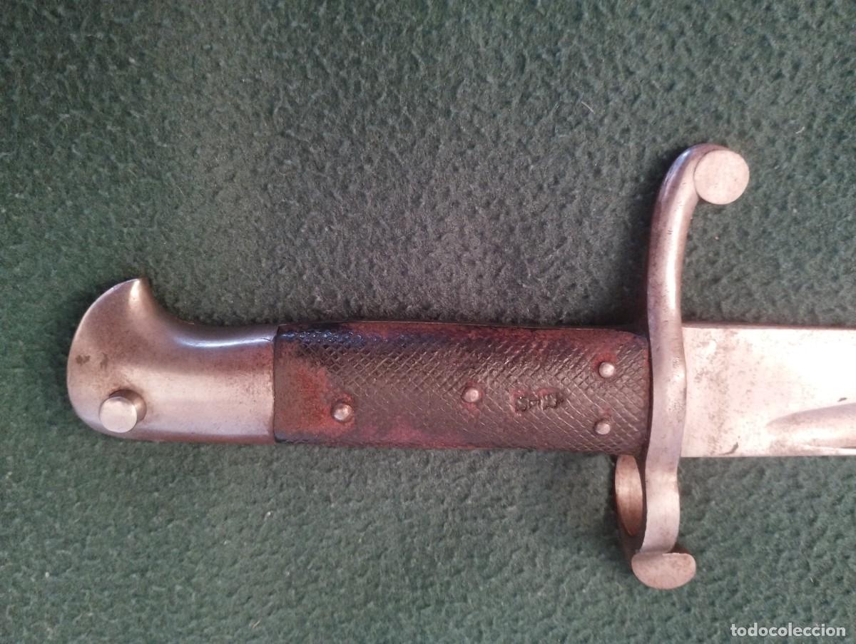 Militaria: Bayoneta inglesa yatag&aacute;n para rifle Westley Richards &rdquo;Monkey Tail&rdquo; m/1867, primer modelo