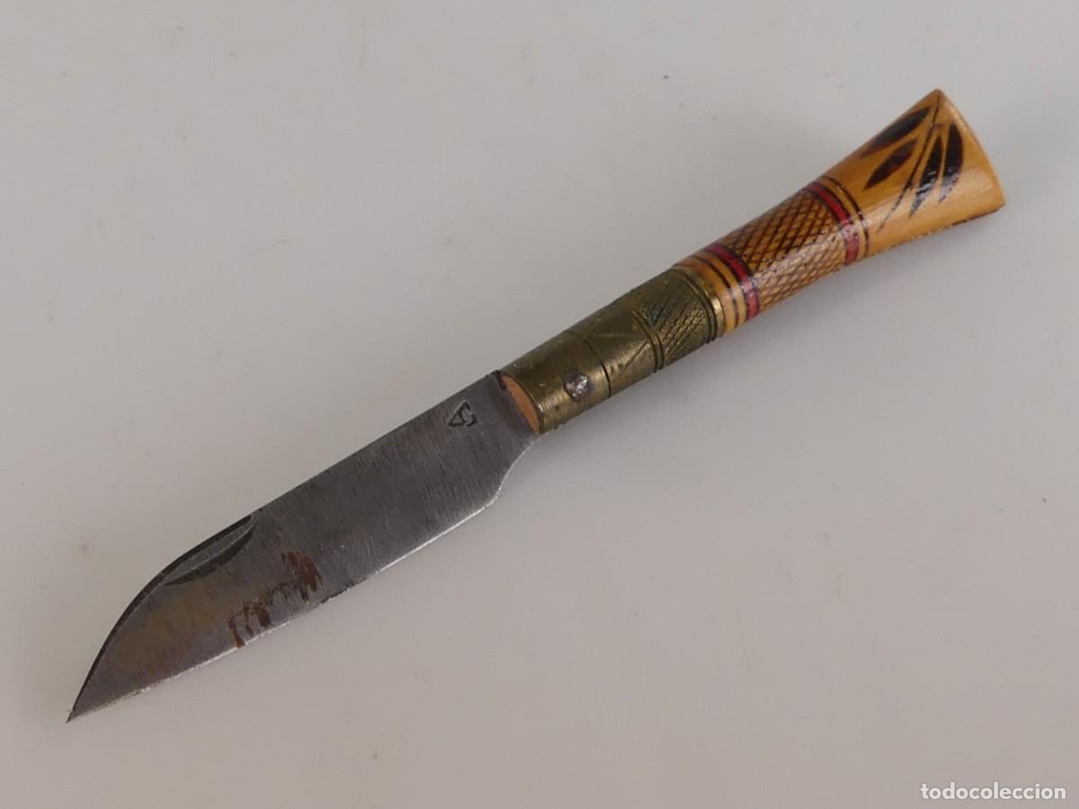 Militaria: NAVAJA DE TARAMUNDI CACHAS DE MADERA OBJETO DE COLECCI&Oacute;N