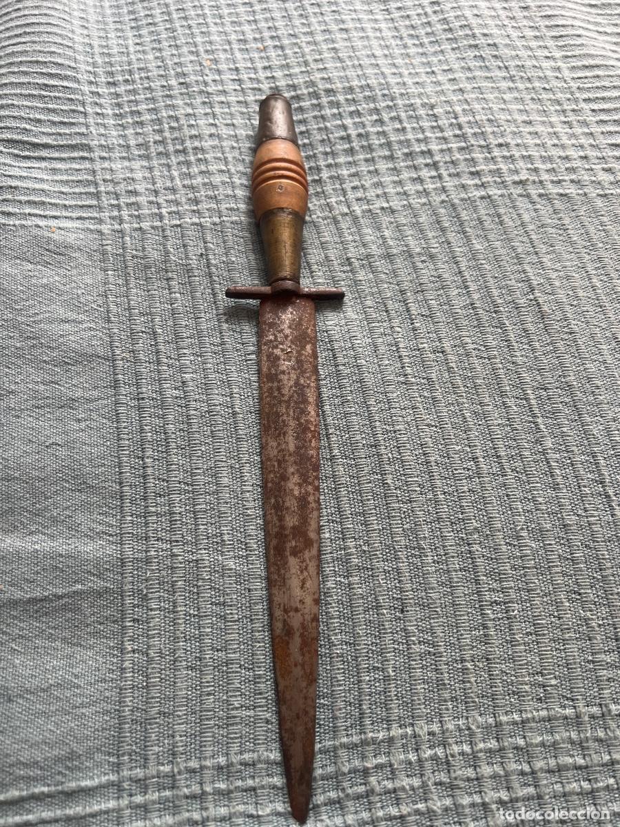 Militaria: Daga Pu&ntilde;al Espa&ntilde;ol.Albacete?