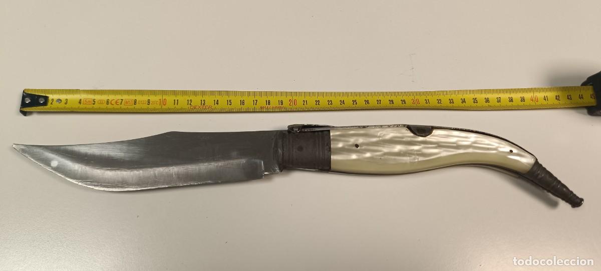 Militaria: ANTIGUA NAVAJA ALBACETE&Ntilde;A O TOLEDO, MUY GRANDE, CIERRE ARQUEADO, POR LO QUE NO ABRE BIEN, SE OUE&Aacute;CIL