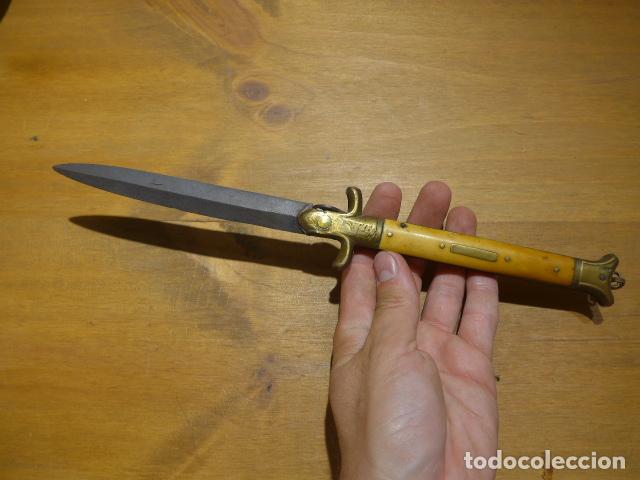 Militaria: Antigua navaja original del siglo XIX, mide 30,5 cm abierta.
