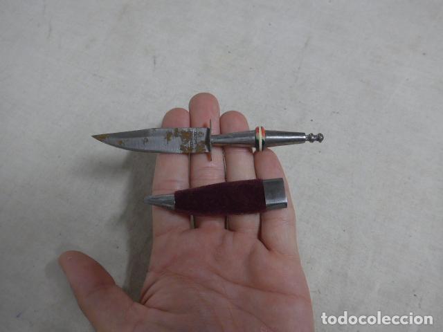Militaria: Antiguo peque&ntilde;o cuchillo espa&ntilde;ol de principios s.XX, marcado de Albacete, para dama o prostituta