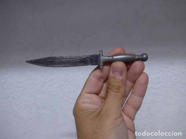 Militaria: Antiguo peque&ntilde;o cuchillo inox, tipo de dama o prostituta.