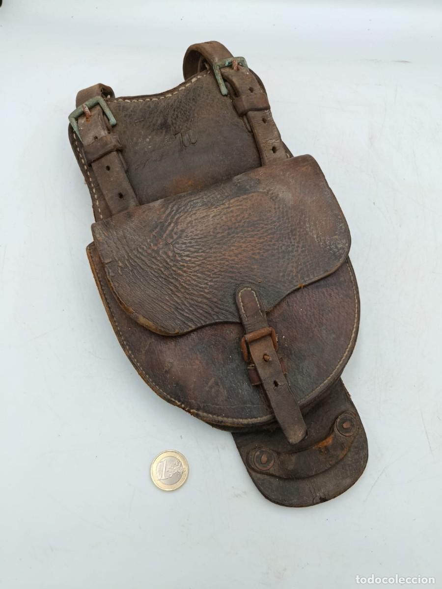 Militaria: Funda de sable de cuero caballer&iacute;a de Espa&ntilde;a &eacute;poca Alfonso 13