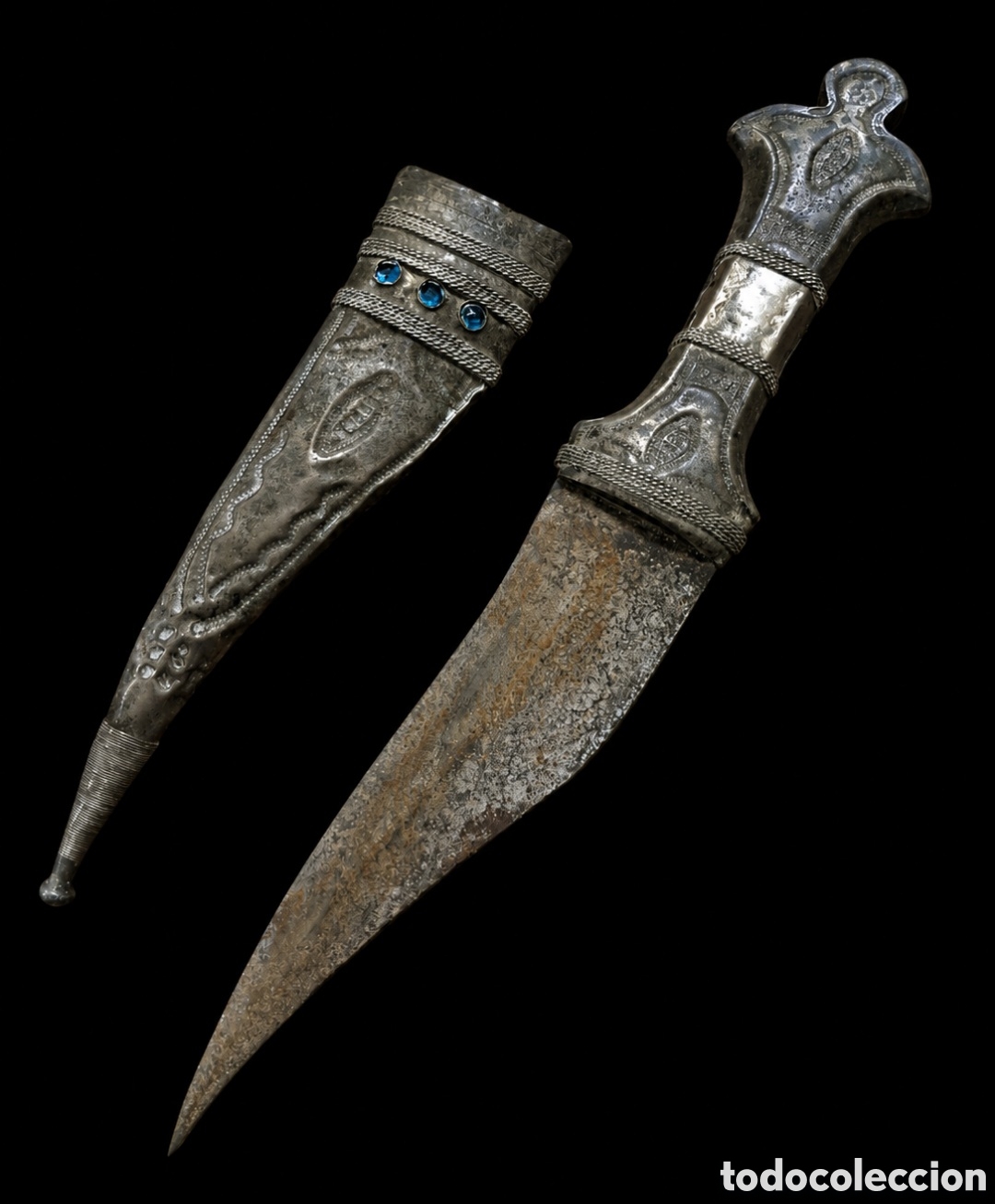 Militaria: Jambiya del Yemen con decoraciones en plata y pedrer&iacute;a vaina original a&ntilde;os 20