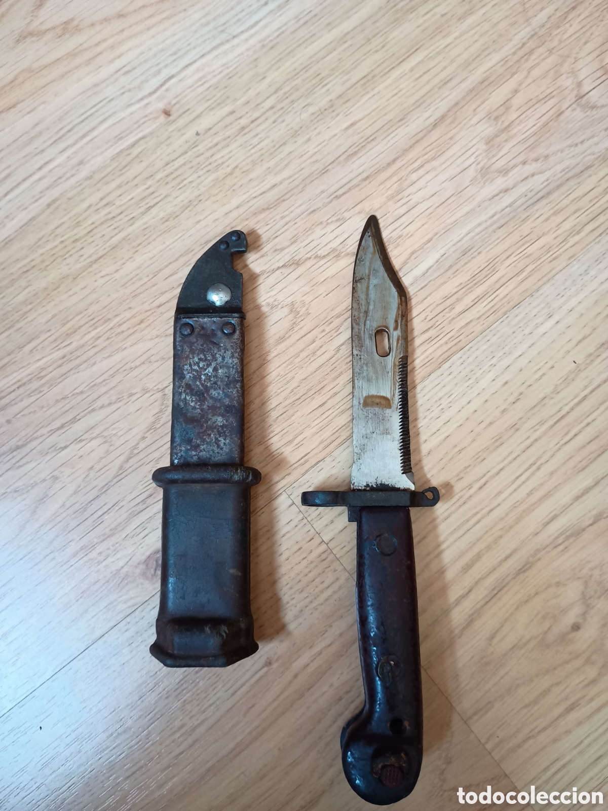 Militaria: Bayoneta AKM Tipo 2 con funda