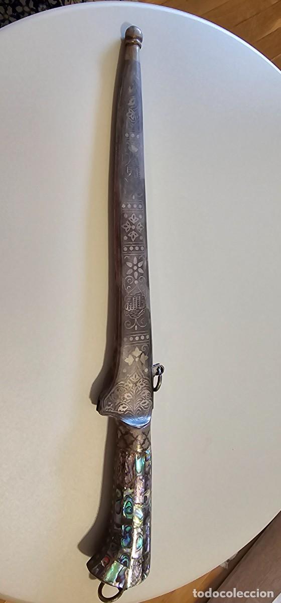 Militaria: Preciosa daga grande indopersa damasquonado y nacar
