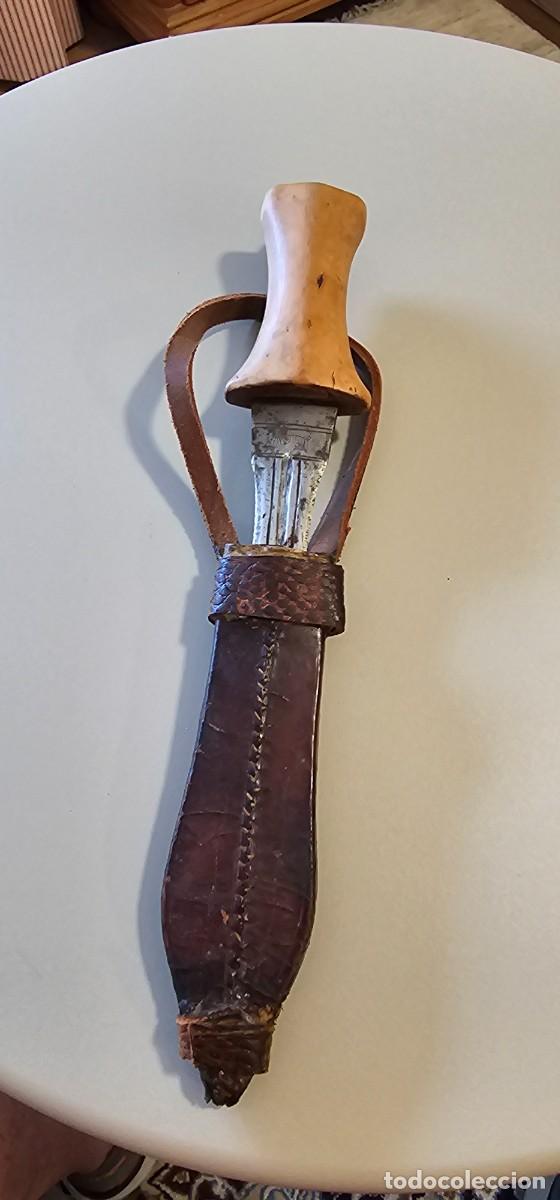 Militaria: Precioso cuchillo bereber o nuba marcado
