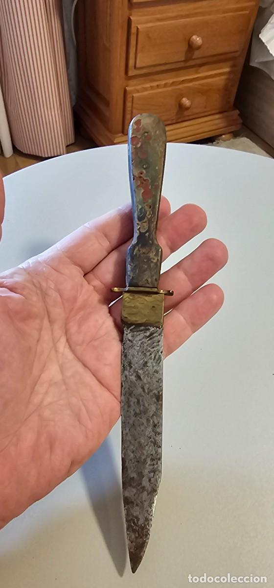 Militaria: Peque&ntilde;o cuchillo espa&ntilde;ol hierro, bronce y asta