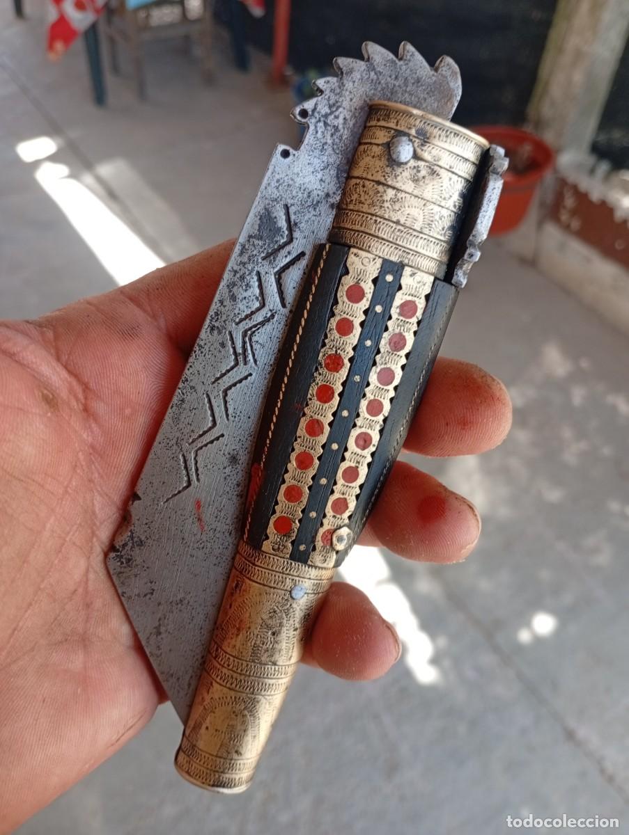 Militaria: Navaja antigua..........