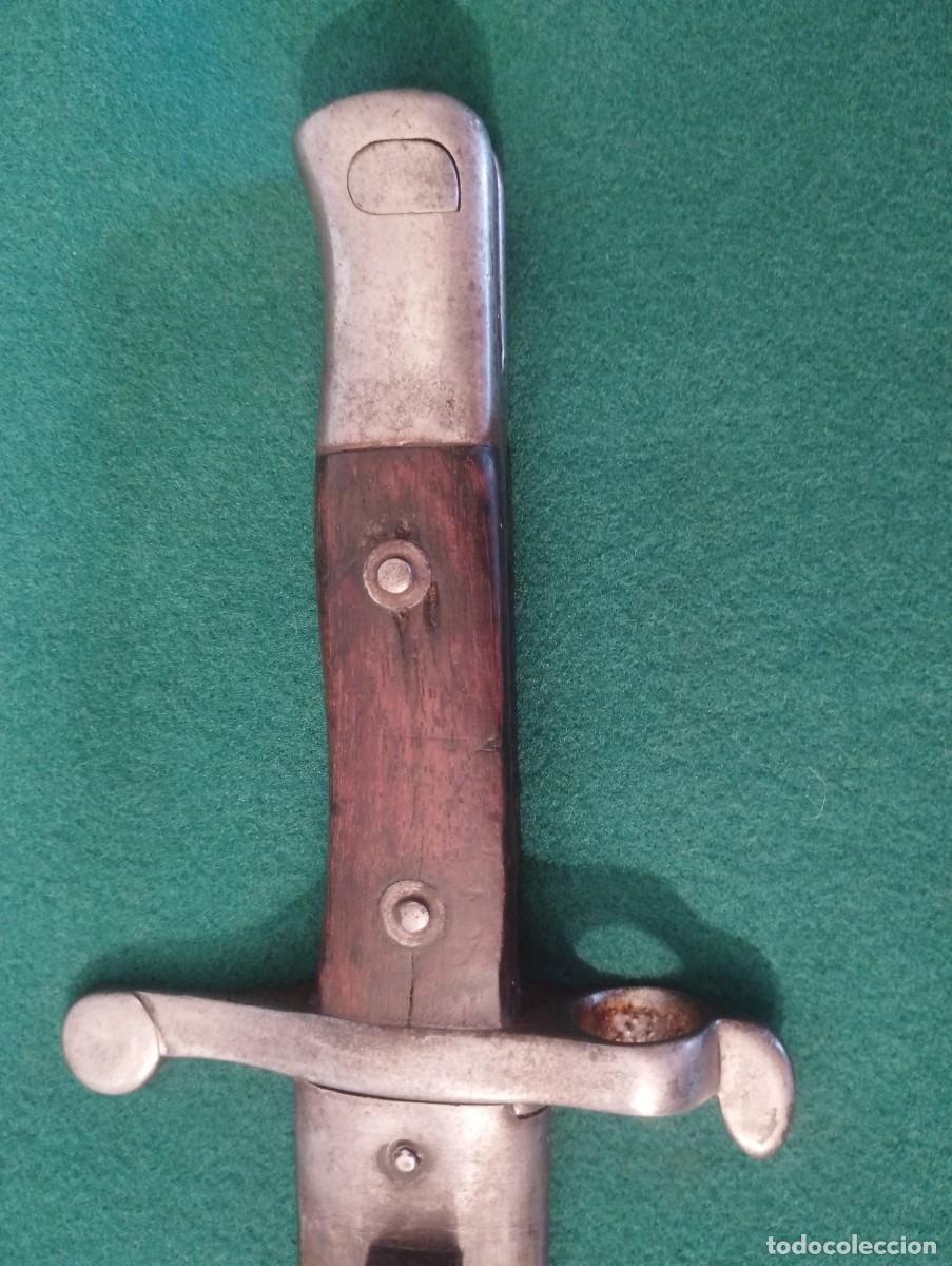 Militaria: Bayoneta para Fusil Kropatschek Steyr m/1886. Modelo tipo yatag&aacute;n con los mismos n&uacute;meros en la vaina