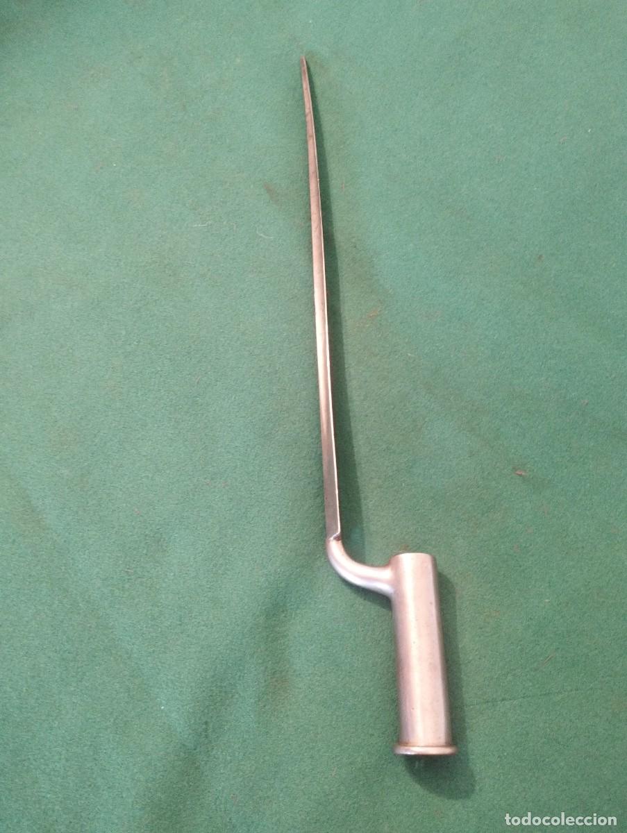 Militaria: Bayoneta brit&aacute;nica de casquillo para fusil Brown Bess y modelos posteriores hasta 1850