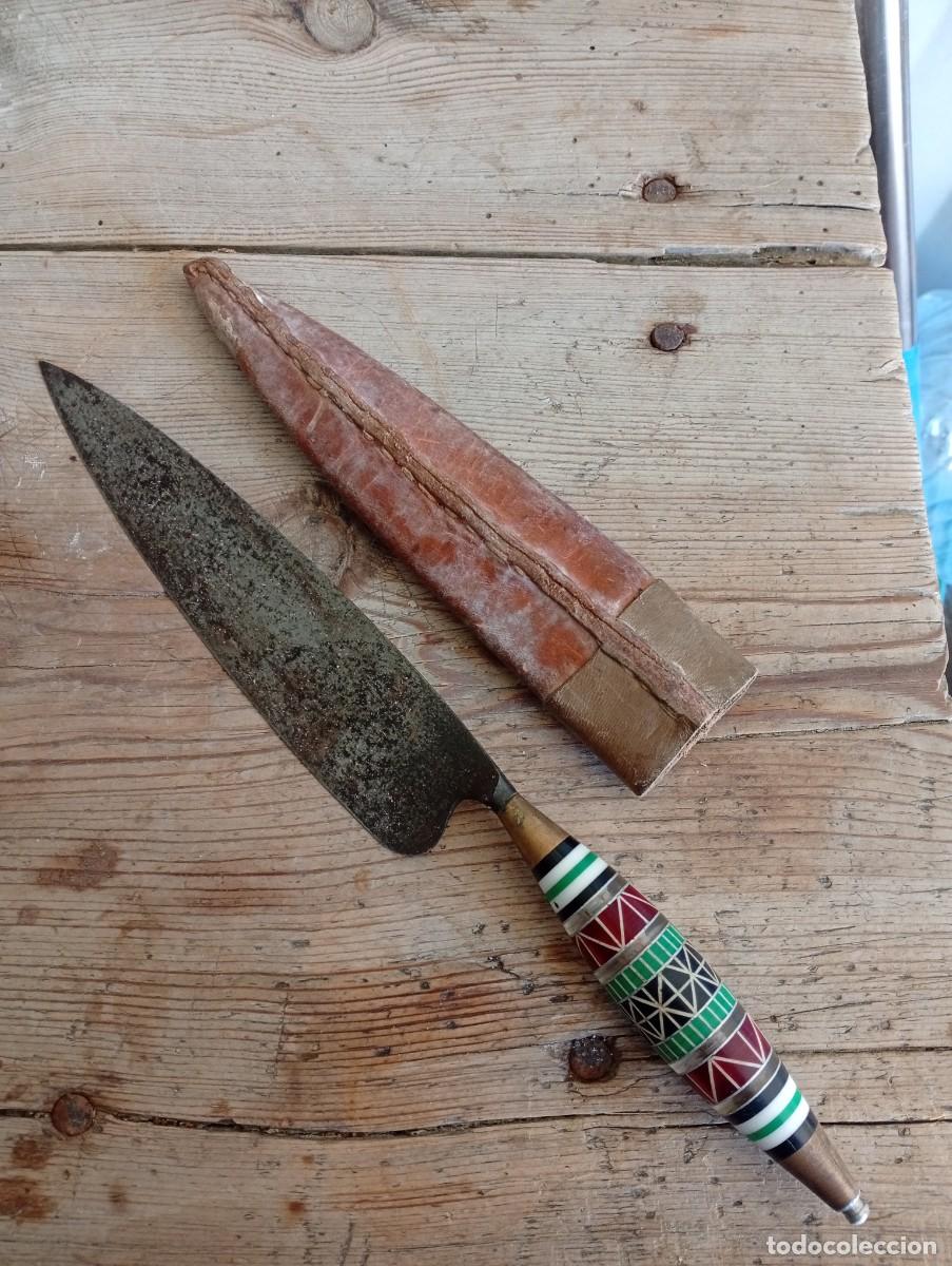 Militaria: Cuchillo canario con funda
