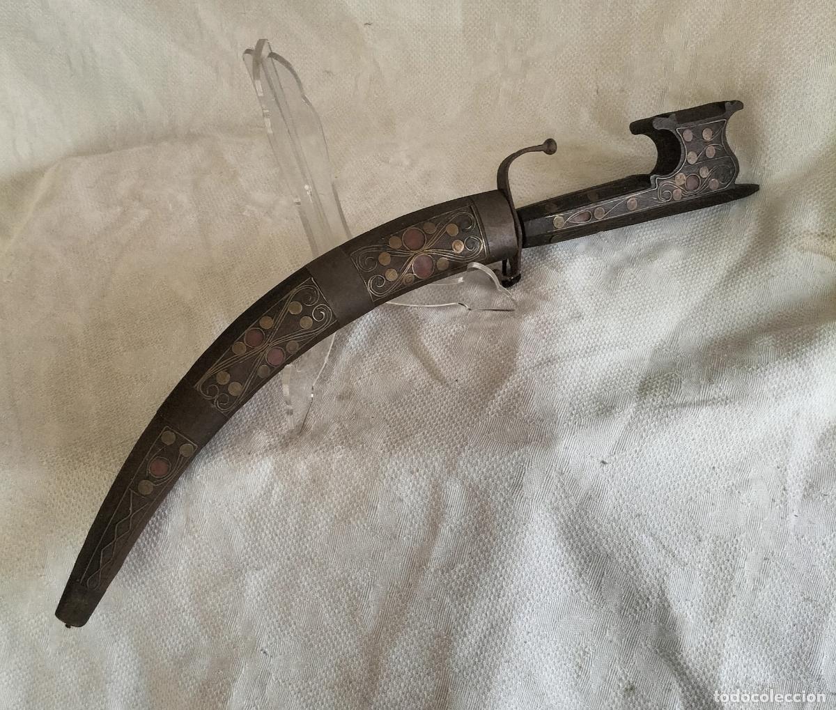 Militaria: DAGA K0UMMYA. CURVA TIPO JAMBIYA.