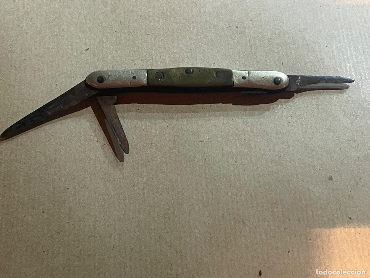 Militaria: ANTIGUA NAVAJA MULTIUSOS - 4 USOS 1 ROTO ABIERTA 12,8 CM. CERRADA 8,8 cm.