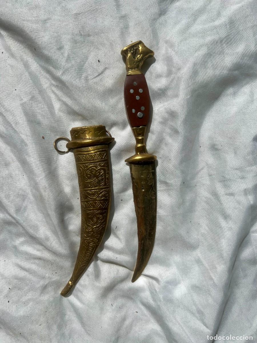 Militaria: Daga de Oriente Medio dorada