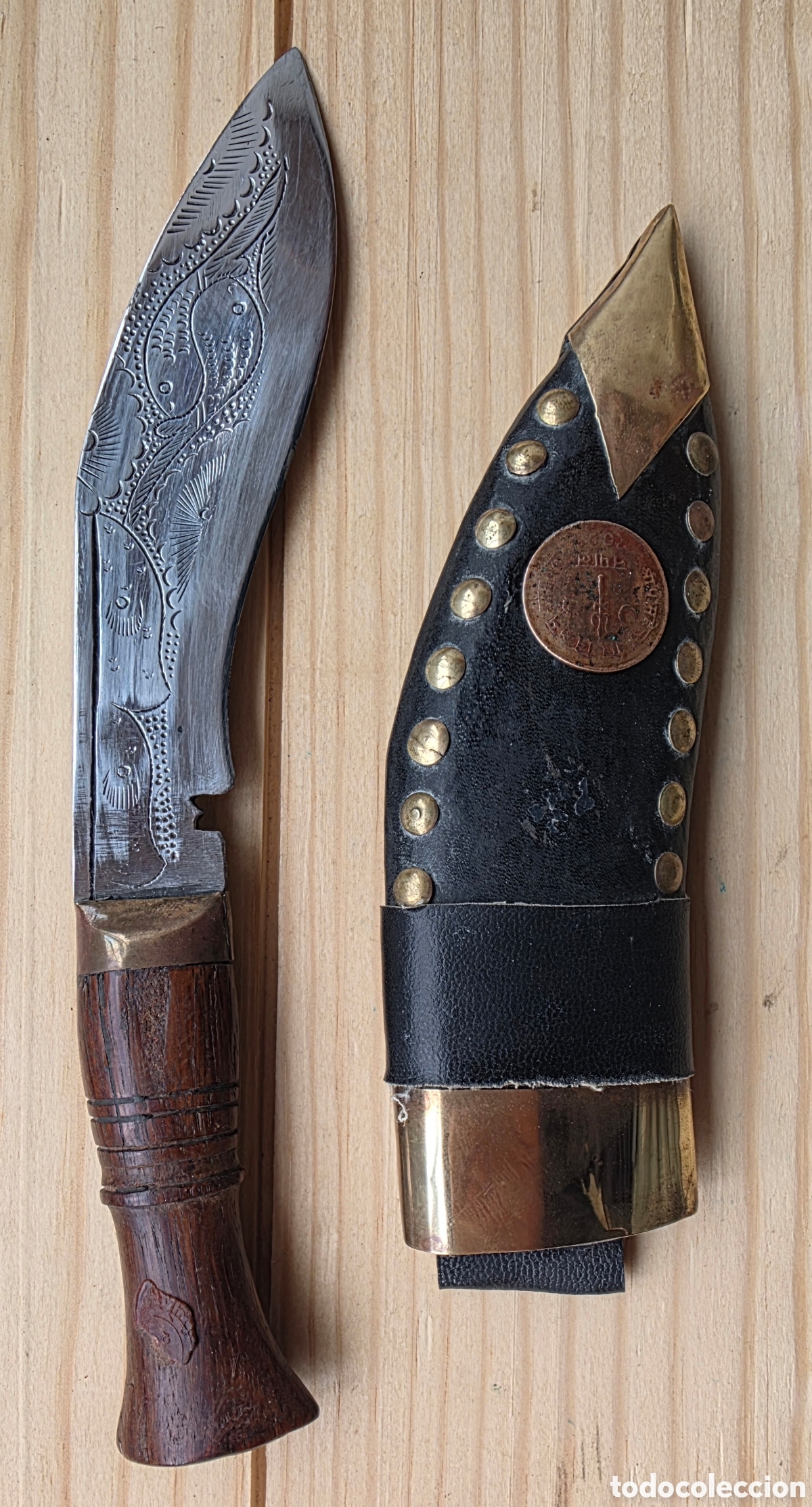 Militaria: KUKRI / KHUKURI NEPAL&Iacute; ARTESANAL &ndash; HOJA GRABADA A MANO &ndash; VAINA ORIGINAL DECORADA