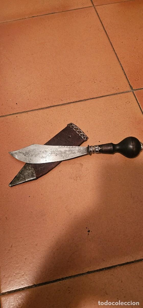 Militaria: Precioso cuchillo espa&ntilde;ol tipo puntilla plata Muy trabajafocon firma especial siglo XIX