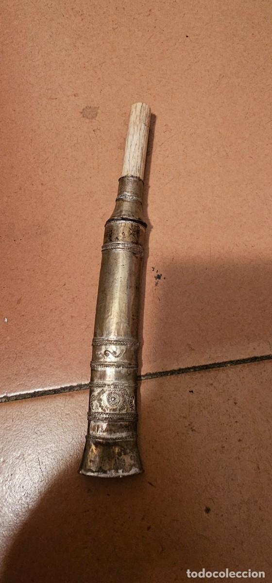 Militaria: Precioso Dha birmano plata y material natural tipo hueso antiguo
