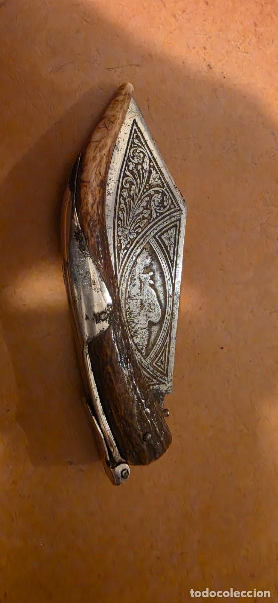 Militaria: Preciosa navaja antigua Toledo grabada y asta