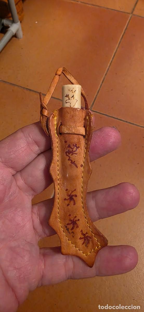 Military Antiques: Peque&ntilde;o pukko ni&ntilde;o hueso o similar