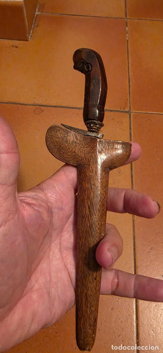 Militaria: Peque&ntilde;o kris muy trabajado y hoja damasco