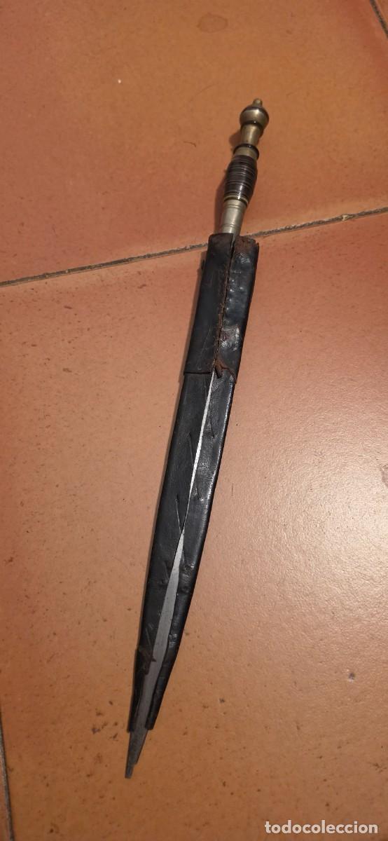 Militaria: Muy interesante daga grande antigua Norte de Africa