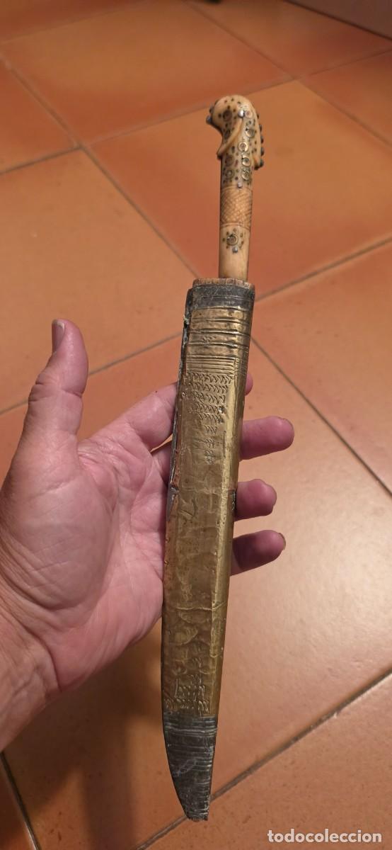 Militaria: Preciosa daga de los balcanes antigua y muy trabajada