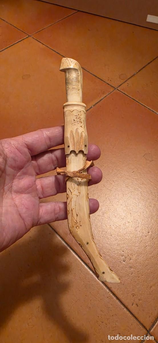 Militaria: Precioso pukko huedi grabado antiguo