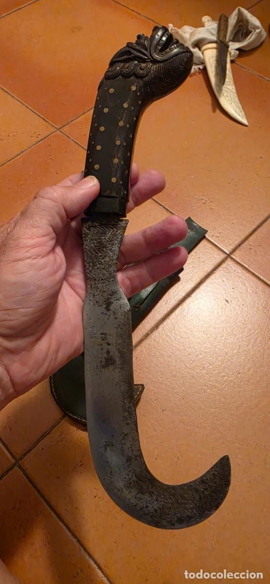 Militaria: Precioso cuchillo oriental muy antiguo mango cuerno tallado