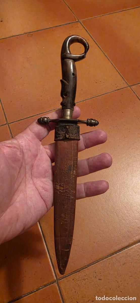 Militaria: Preciosa daga espa&ntilde;ola tallada siglo XIX