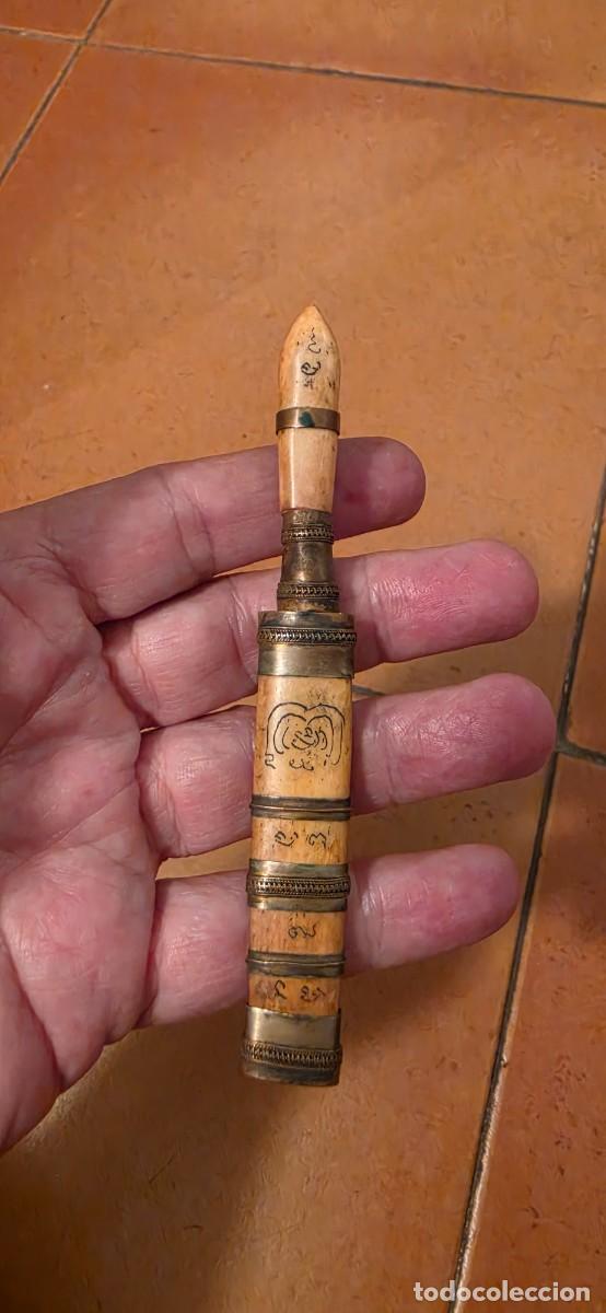 Militaria: Precioda miniatura cuchillo thay muy trabajada hueso