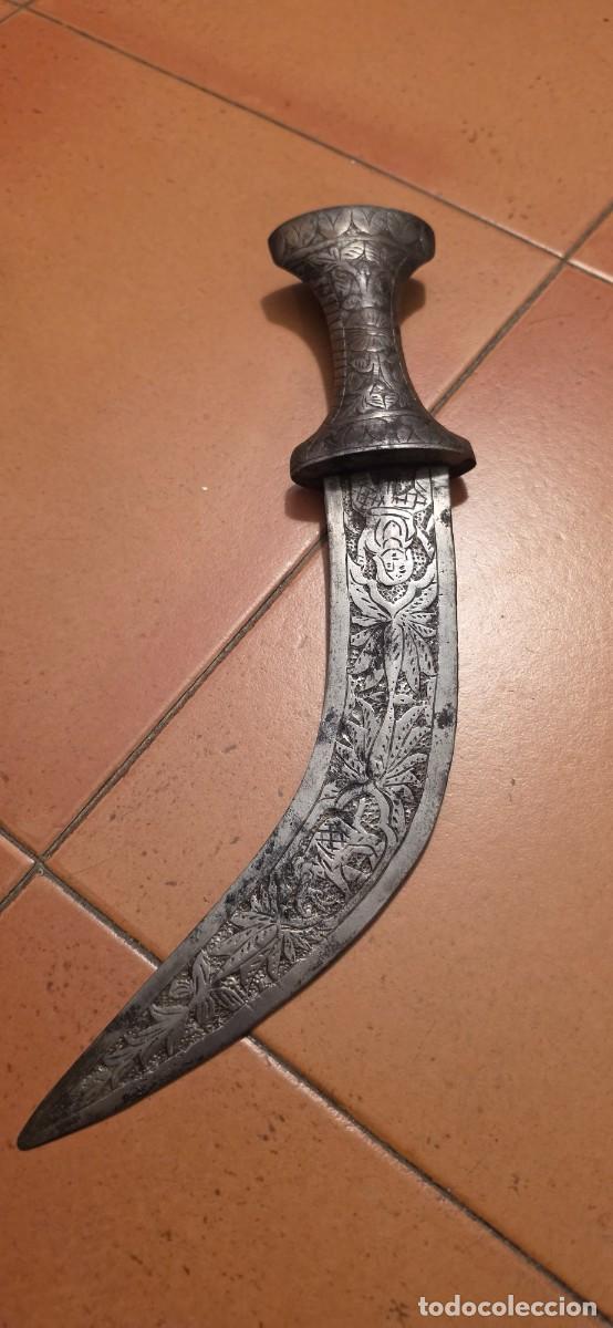 Militaria: Espectacular jambiya indopersa o mogol muy grabada