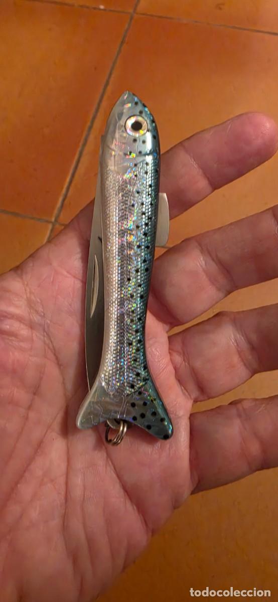 Militaria: Muy interesante navaja forma de pez y firmada