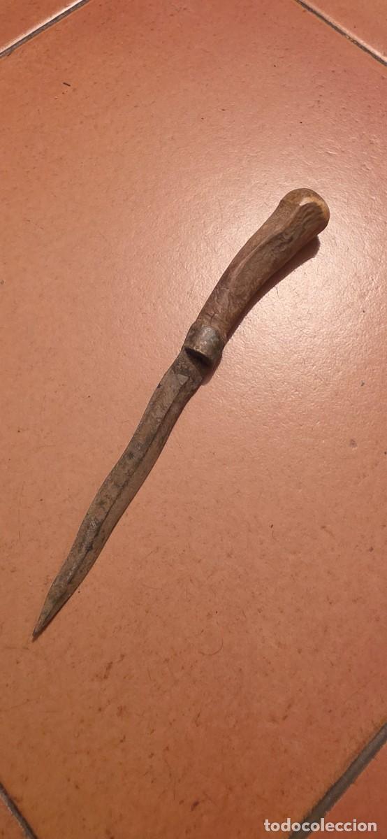 Militaria: Muy antiguo cuchillo espa&ntilde;ol asta