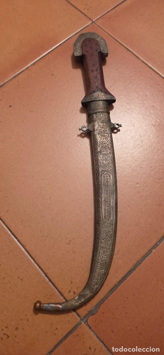 Militaria: Antigua gumia norte de africa muy trabajada