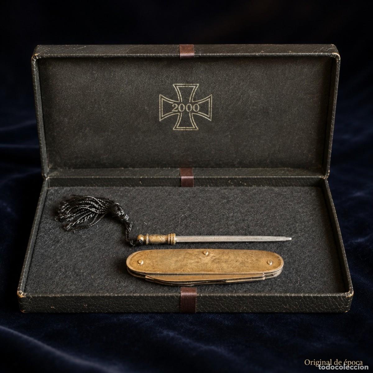 Militaria: (NA-260900)Navaja multiusos con cachas de plata 925 &ndash; Conmemorativa a&ntilde;o 2000 y estuche