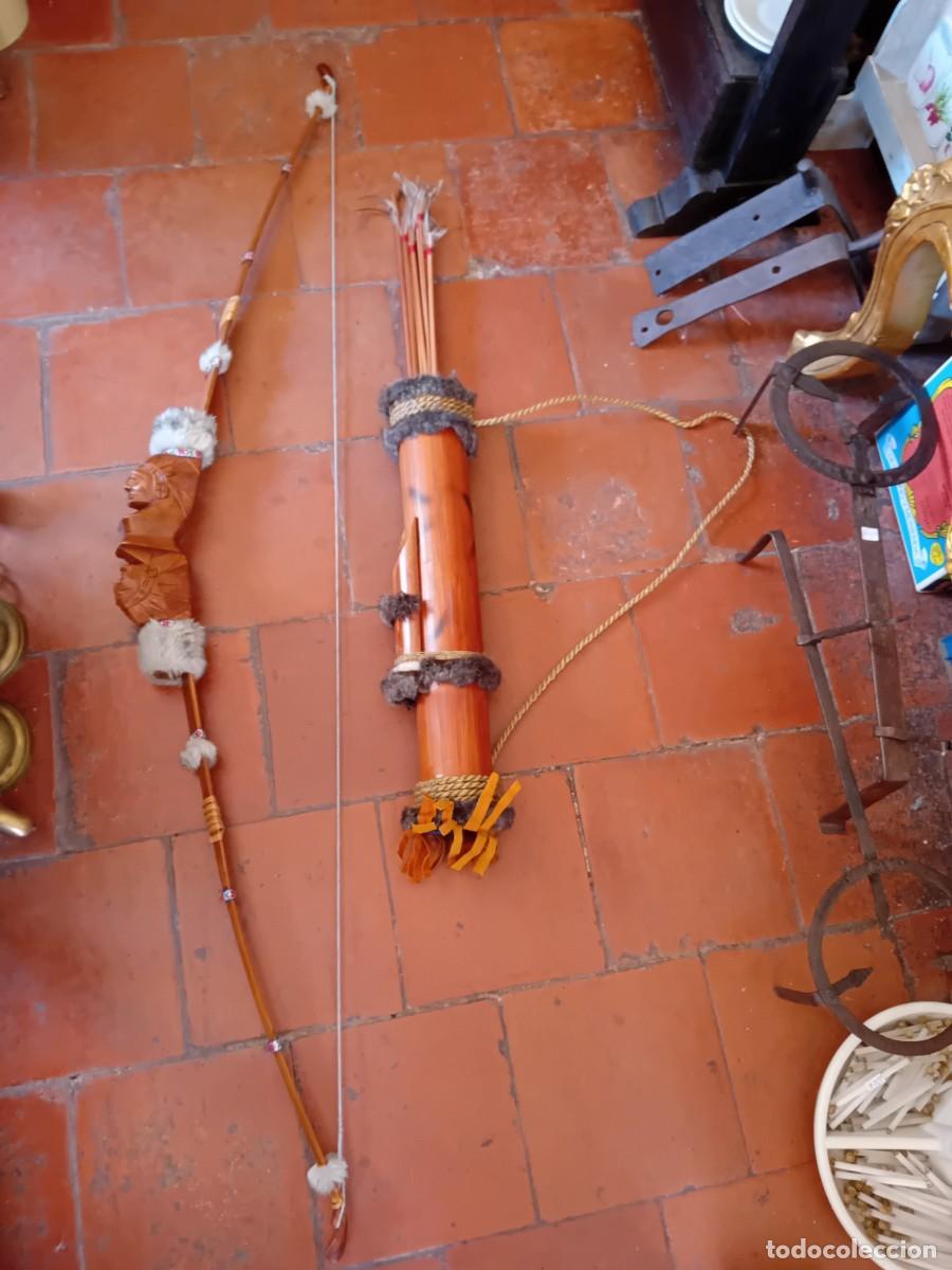Militaria: Arco, cacaj y flechas nativos americanos siglo XX
