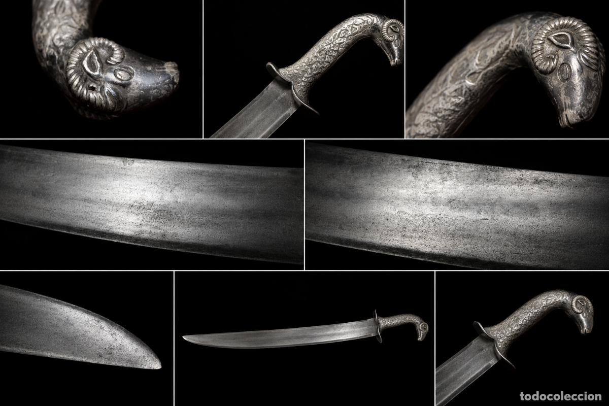 Militaria: Espada corta de plata y acero wootz