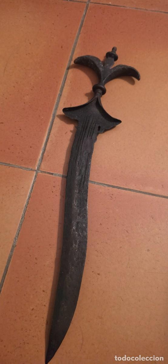 Militaria: Muy antigua daga india hierro