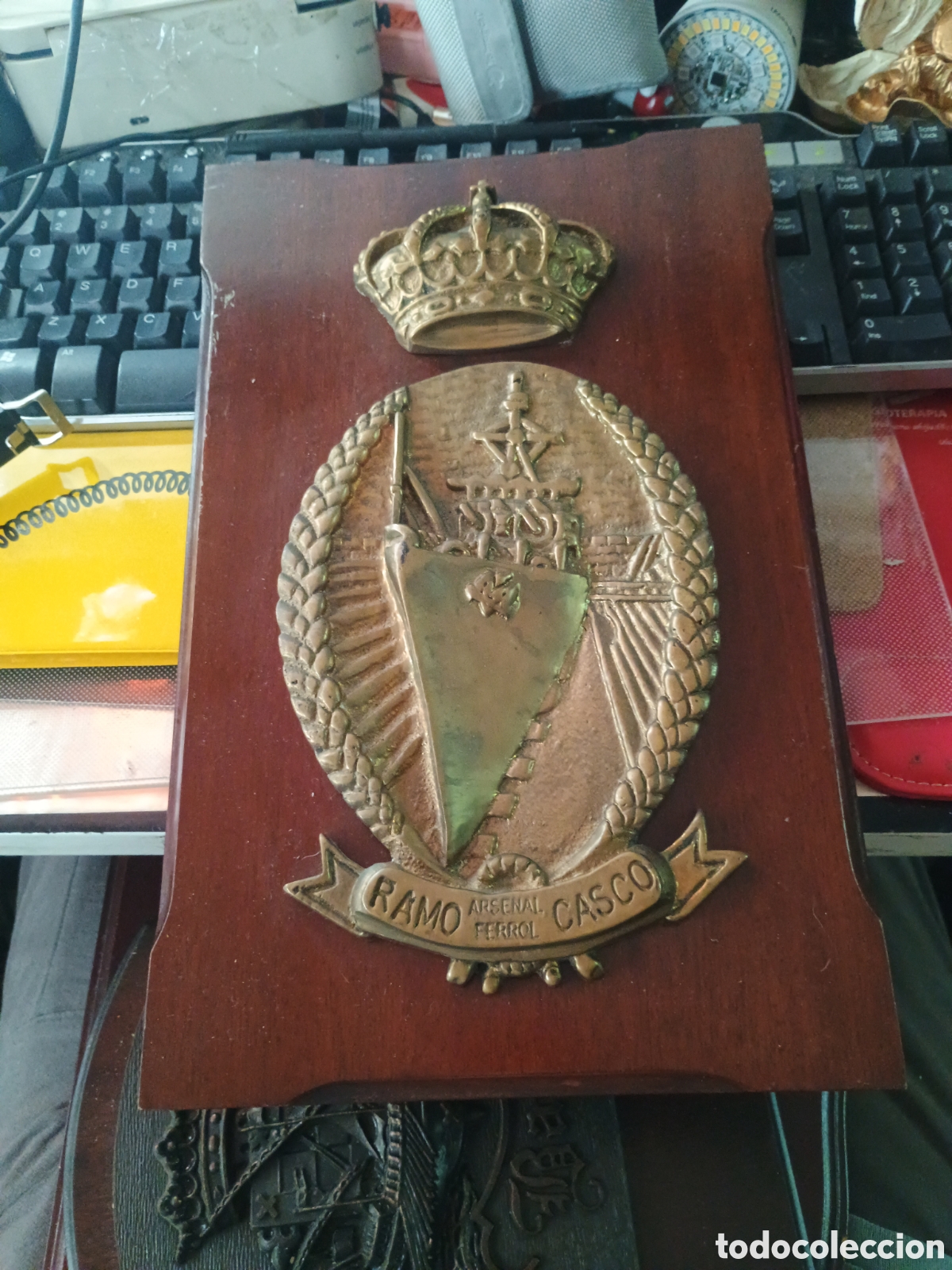 Militaria: METOPA DEL ARSENAL DE LA CARRACA RAMO DE CASCO Y M&Aacute;QUINAS