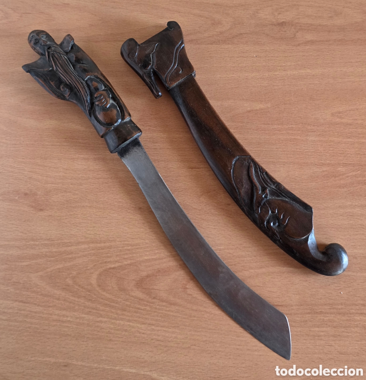 Militaria: Cuchillo Daga Viejo Sabio Sobre Elefante - Madera Tallada Hoja Grabada Hierro - Decoraci&oacute;n China Tai