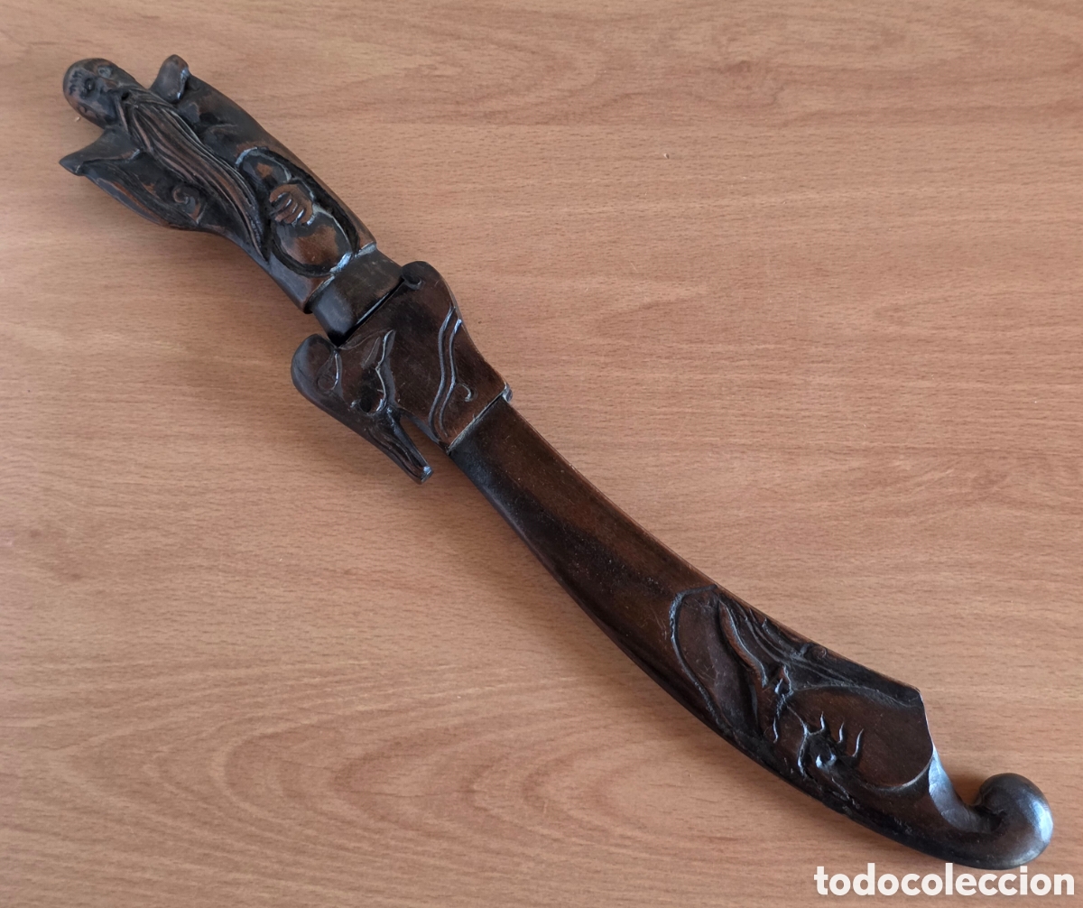 Militaria: Cuchillo Daga Viejo Sabio Sobre Elefante - Madera Tallada Hoja Grabada Hierro - Decoraci&oacute;n China Tai