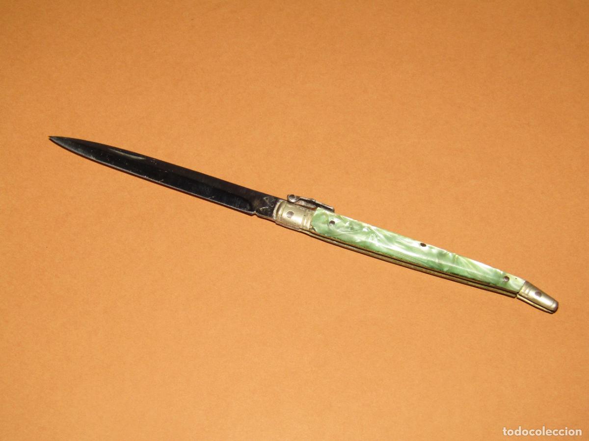 Militaria: Antigua Navaja en Pasta Nacarada Marcada AA Albacete