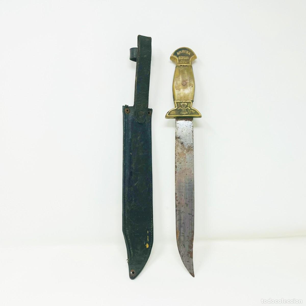 Militaria: DAGA CUCHILLO FALANGE &ndash; ARRIBA ESPA&Ntilde;A PRESENTE &ndash; YUGO Y FLECHAS &ndash; CON VAINA &ndash; &Eacute;POCA FRANCO
