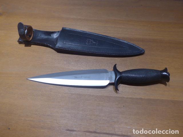 Militaria: Antiguo cuchillo espa&ntilde;ol MUELA edicion limitada para la REVISTA ARMAS, original y en su funda.