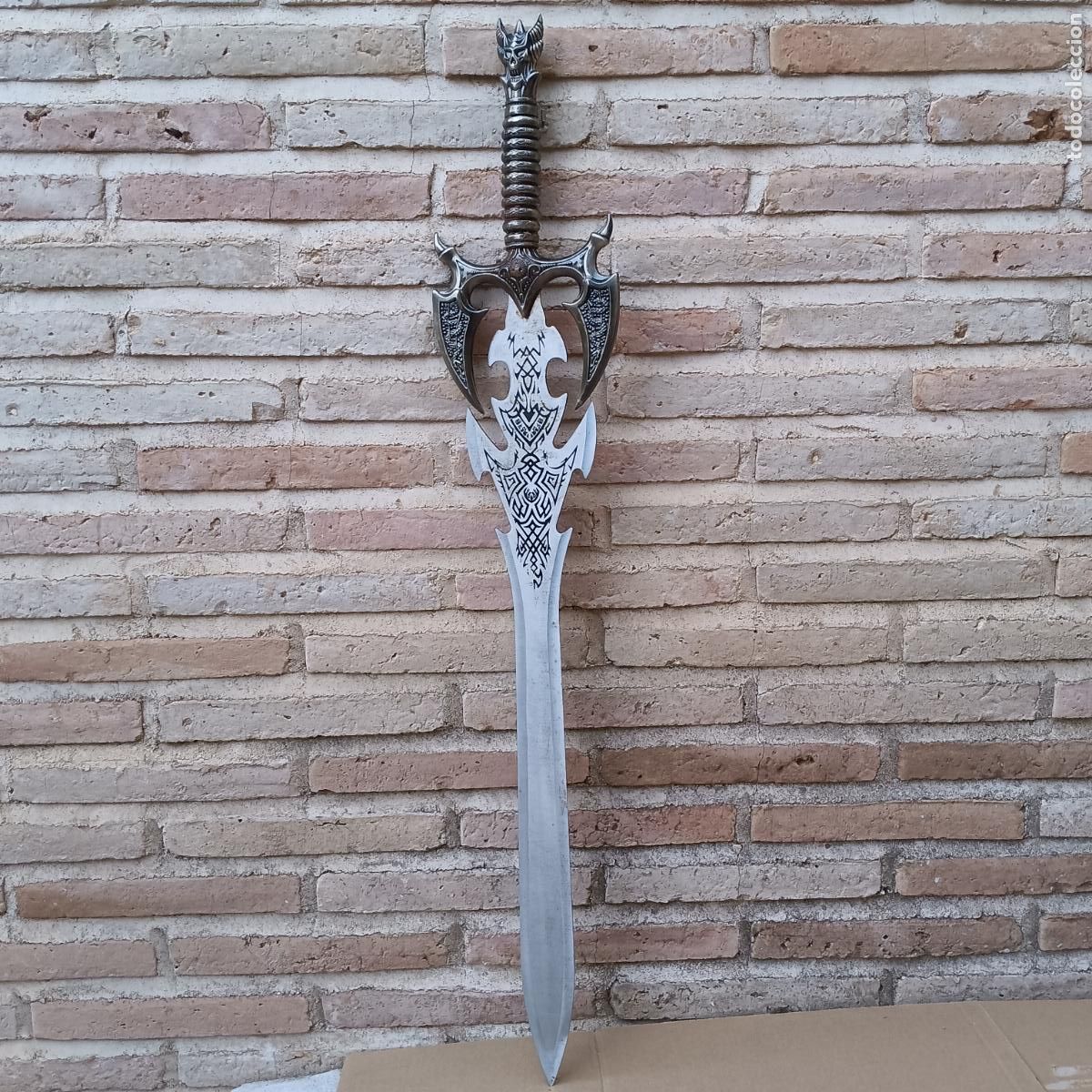 Military Antiques: ESPADA DE FANTASIA EN ACERO.