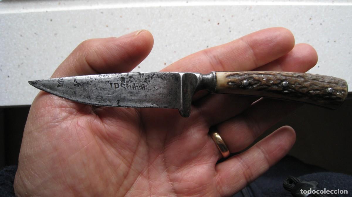 Militaria: Antiguo y peque&ntilde;o pu&ntilde;al de prostituta acero al carbono longitud total 17 cmts cachas de ciervo