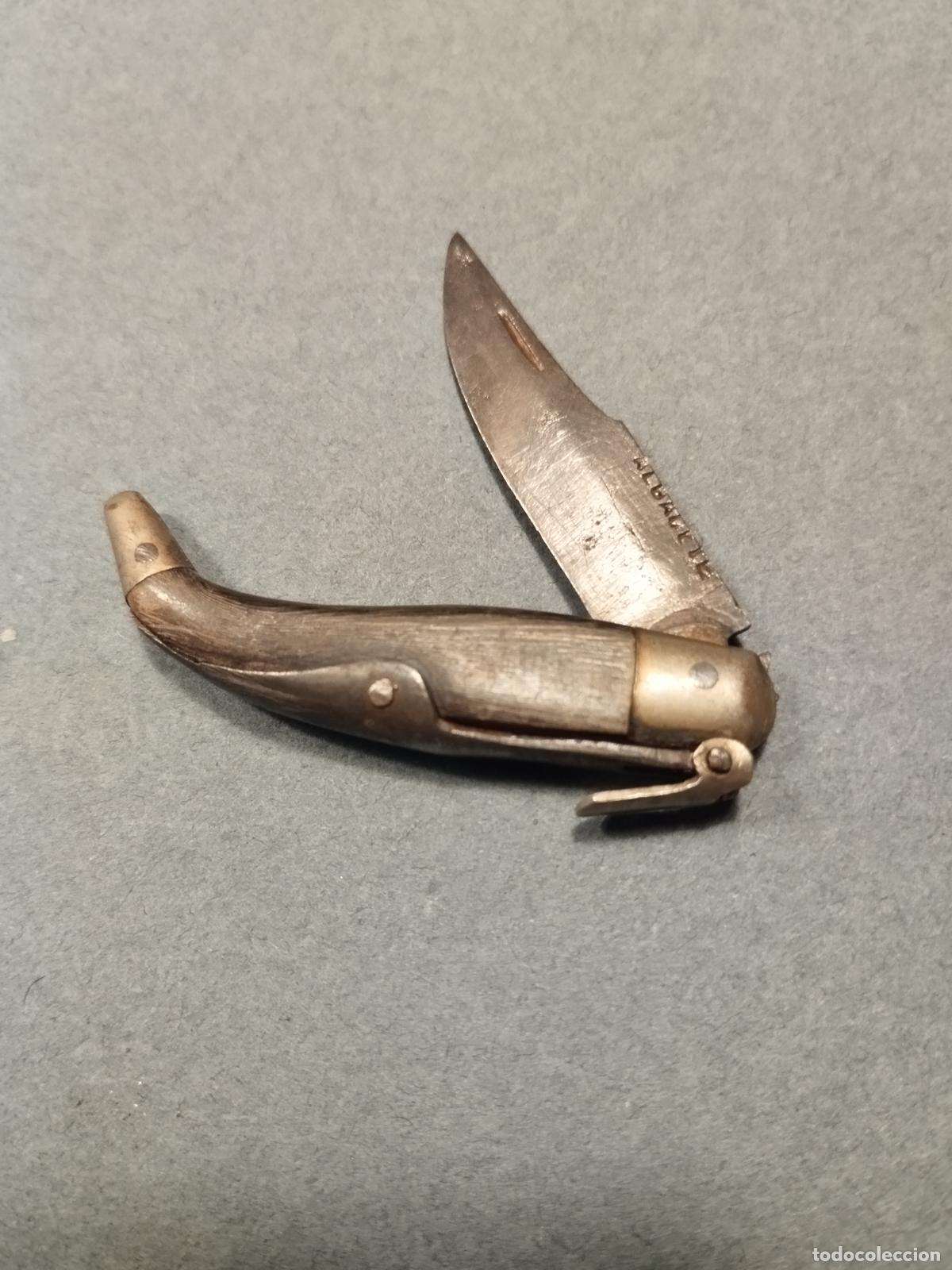 Militaria: FAC 13. PEQUE&Ntilde;A NAVAJA DE ALBACETE. CACHAS DE MADERA Y METAL. BUENA CALIDAD.